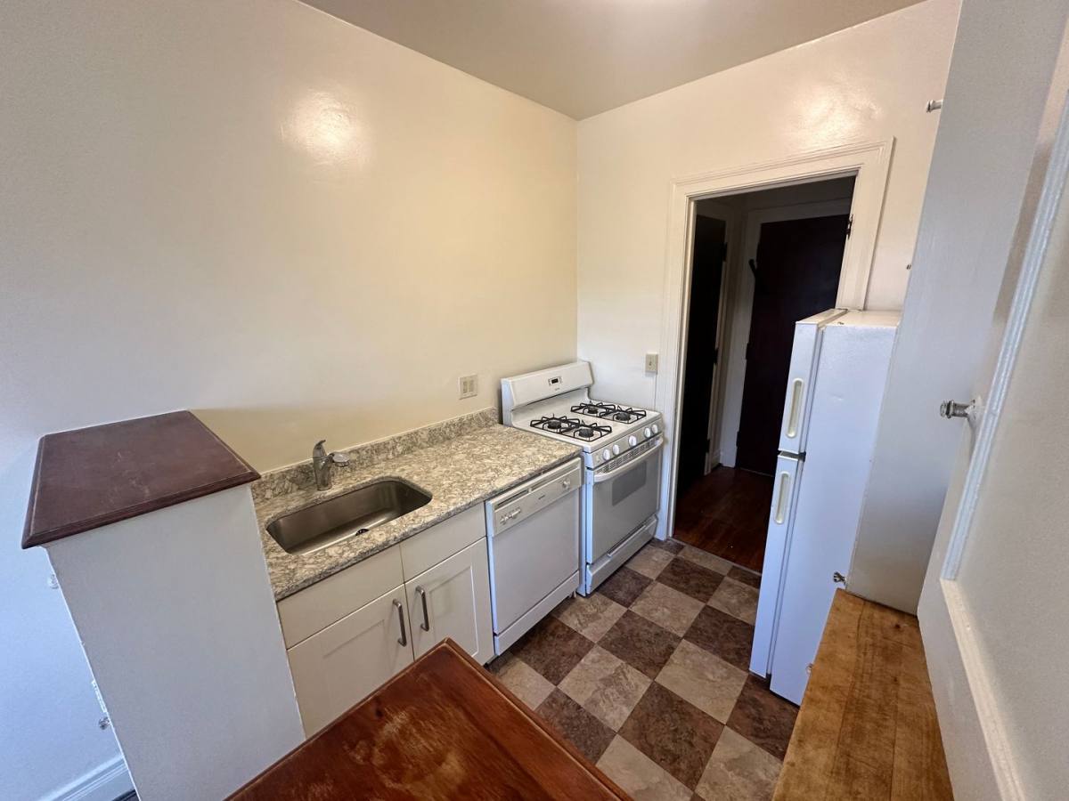Apartment for rent at 267 Oxford St, Rochester, NY 14607
