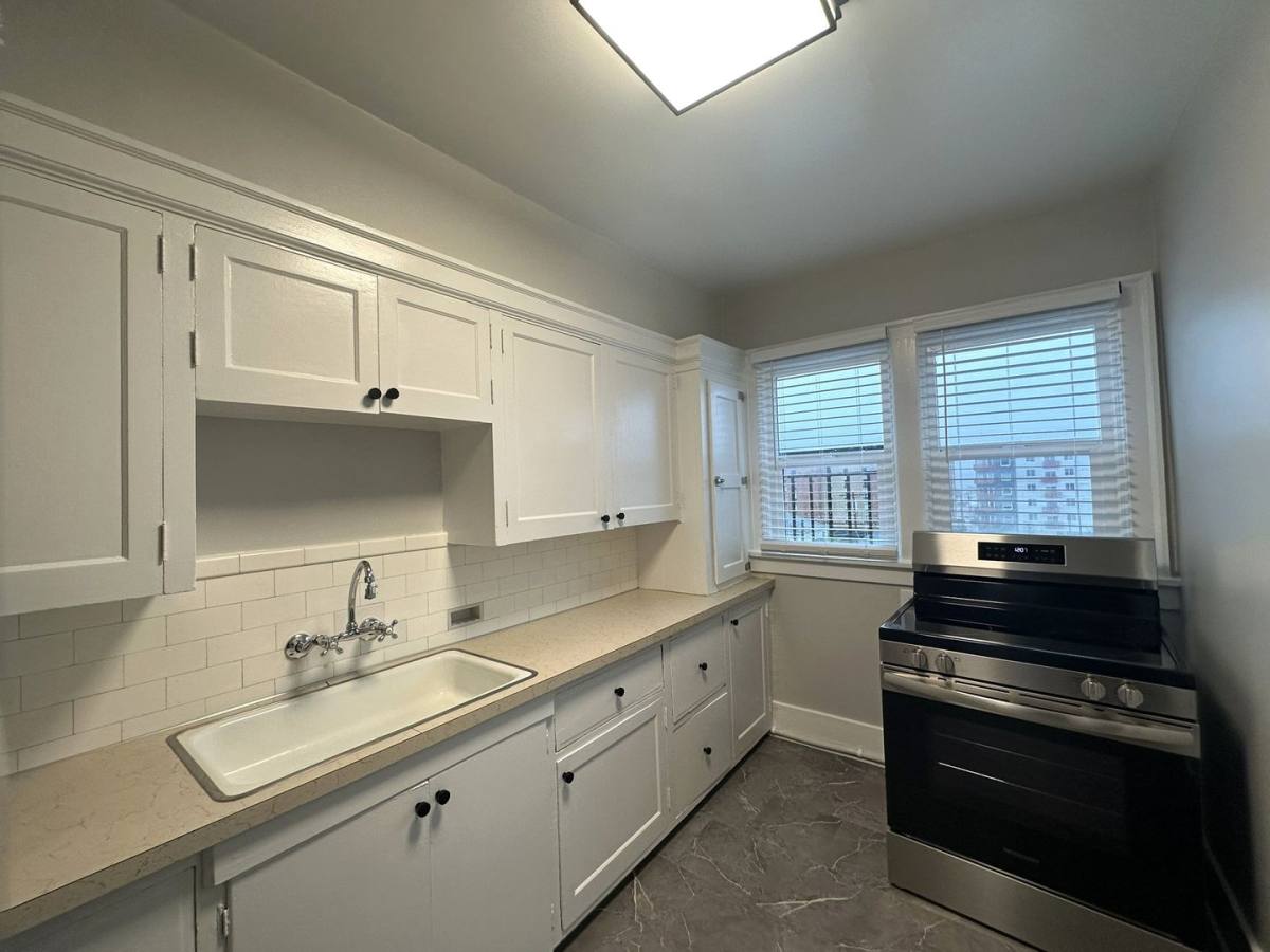 Apartment for rent at 1211 Pacific Ave, Everett, WA 98201