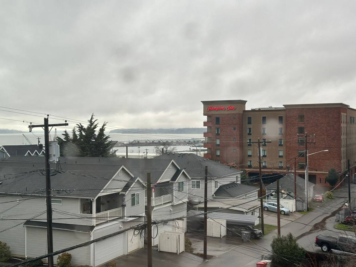 Apartment for rent at 1211 Pacific Ave, Everett, WA 98201