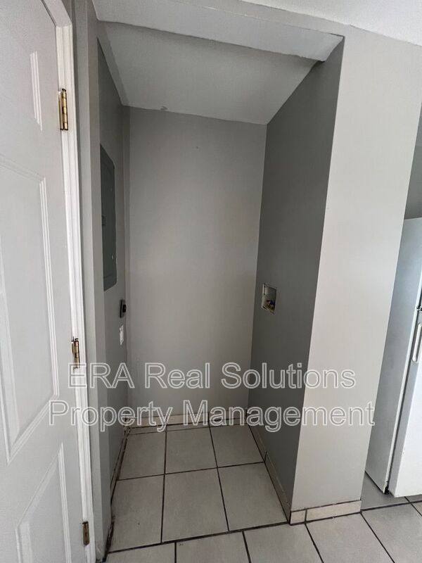 Apartment for rent at 301 S Napoleon Ave #D, Columbus, OH 43213