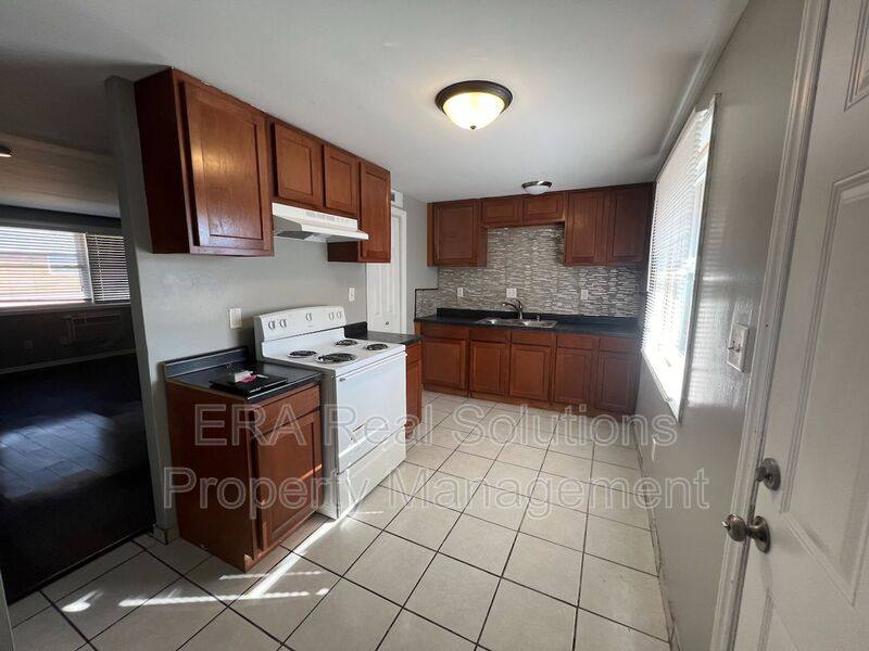 Apartment for rent at 301 S Napoleon Ave #D, Columbus, OH 43213