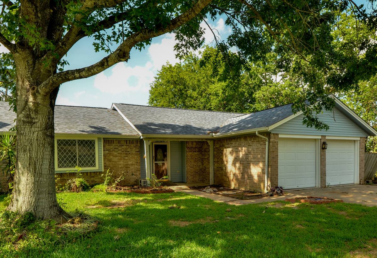 House for rent at 909 Noreda St, Angleton, TX 77515