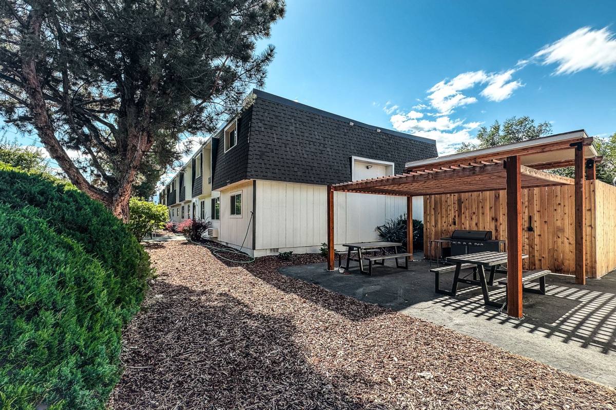 Apartment for rent at 490 9th St NE, East Wenatchee, WA 98802