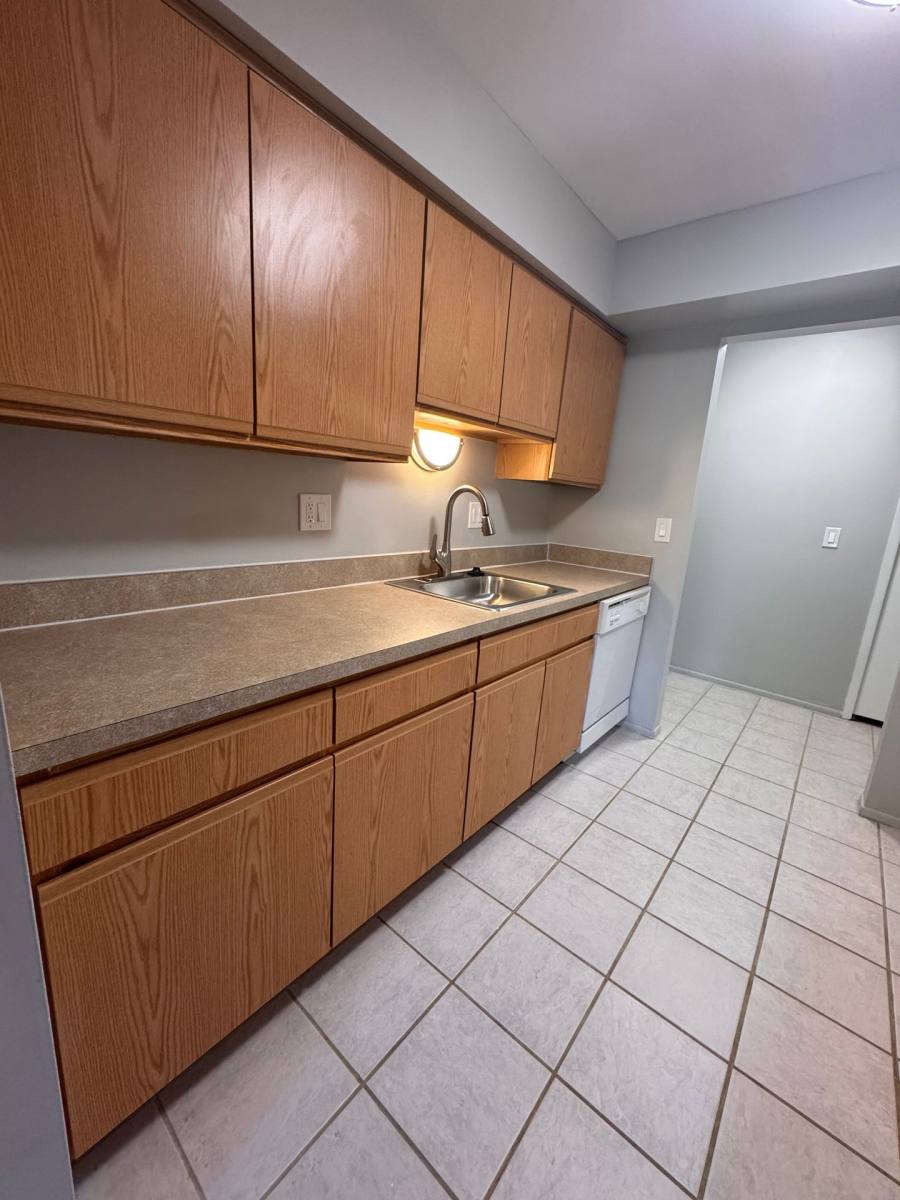 Apartment for rent at 30250 W 12 Mile Rd, Farmington, MI 48334