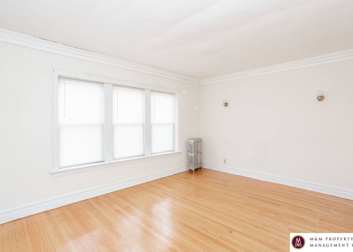 Apartment for rent at 327 Harrison, Oak Park, IL 60304