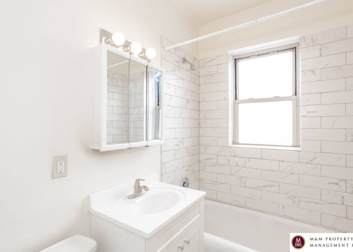 Apartment for rent at 327 Harrison, Oak Park, IL 60304