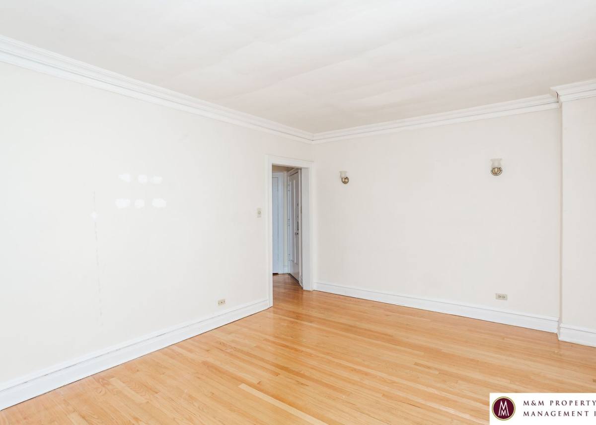 Apartment for rent at 327 Harrison, Oak Park, IL 60304