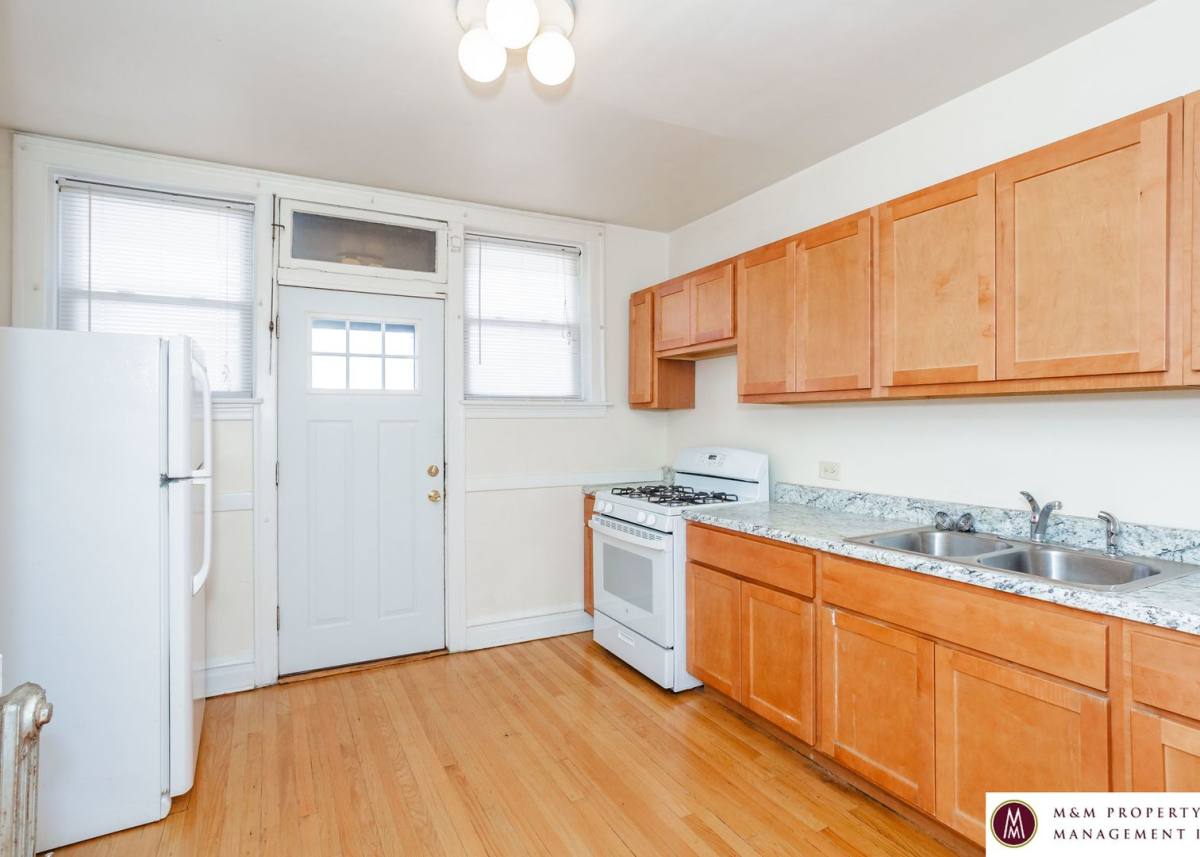 Apartment for rent at 327 Harrison, Oak Park, IL 60304