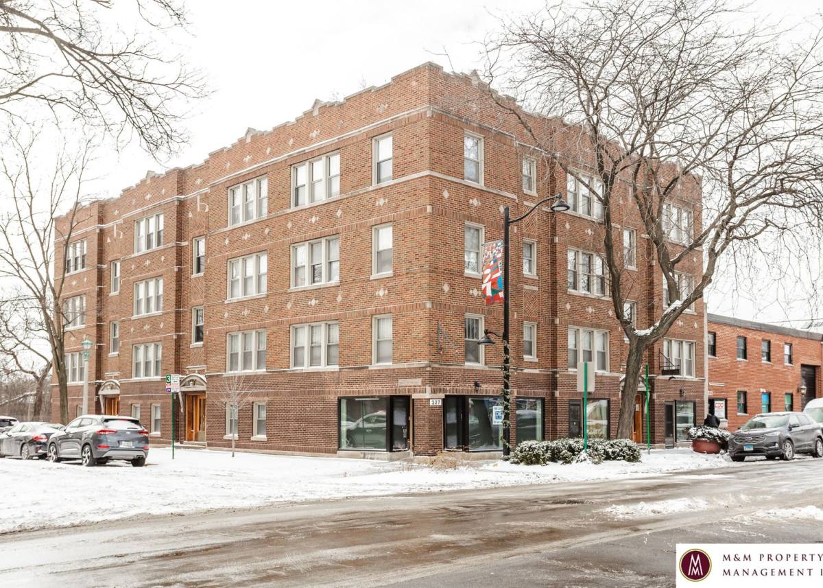 Apartment for rent at 327 Harrison, Oak Park, IL 60304