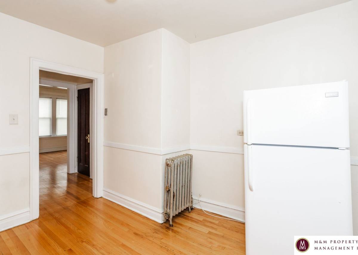 Apartment for rent at 327 Harrison, Oak Park, IL 60304