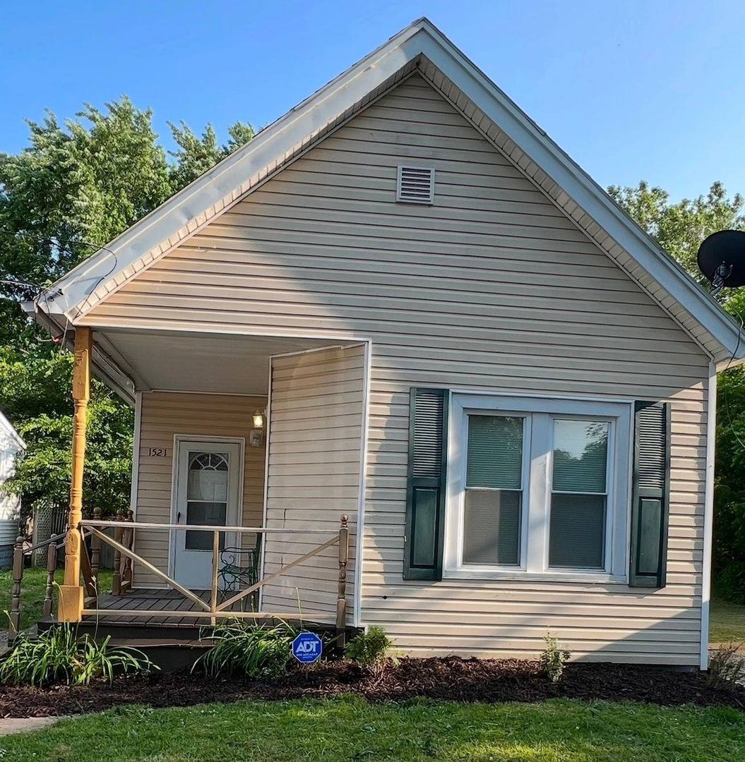 House for rent at 1521 Emma St #B, Toledo, OH 43609
