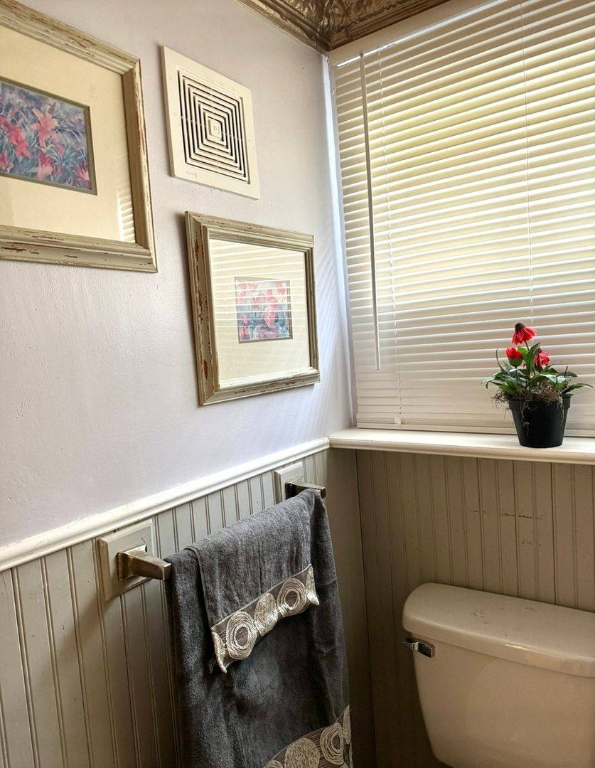 House for rent at 1521 Emma St #B, Toledo, OH 43609