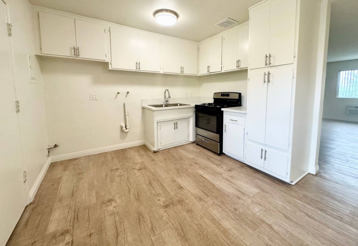 Apartment for rent at 702-725 N Mavis St, Anaheim, CA 92805