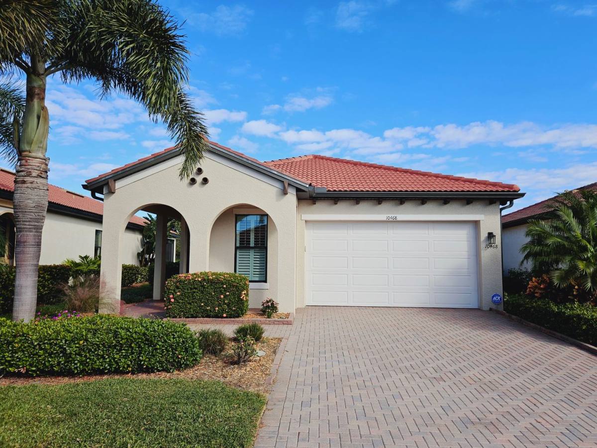 House for rent at 10468 Crooked Creek Dr, Venice, FL 34293