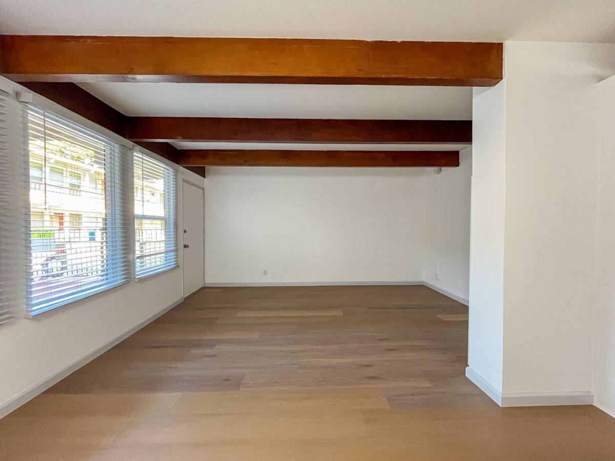 Apartment for rent at 3600 - 3610 Carmona Ave, Los Angeles, CA 90016