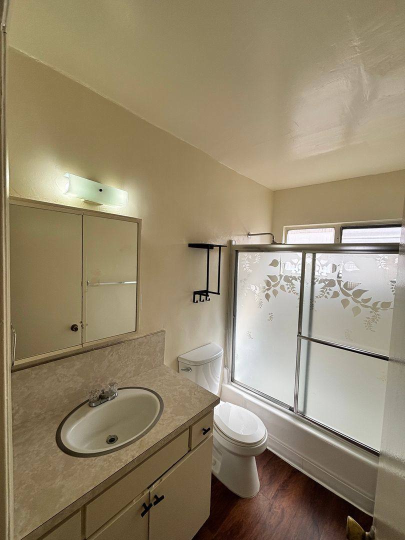 Apartment for rent at 1540 N Laurel Ave, Los Angeles, CA 90046