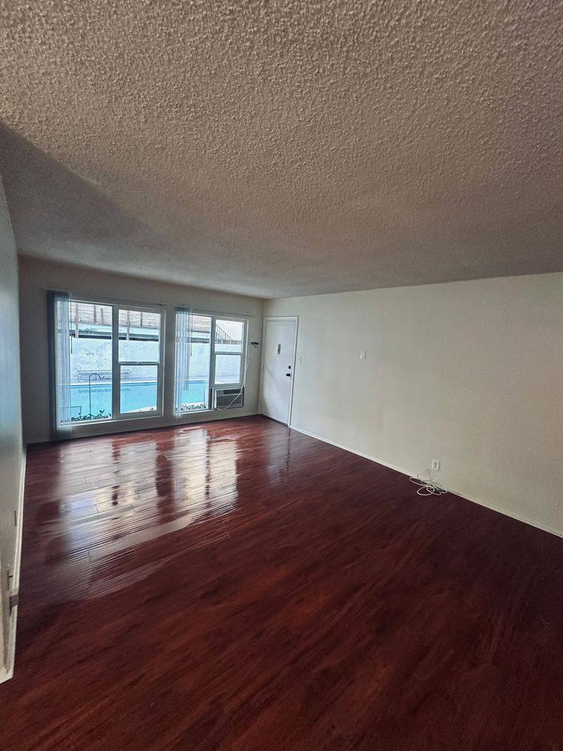 Apartment for rent at 1540 N Laurel Ave, Los Angeles, CA 90046