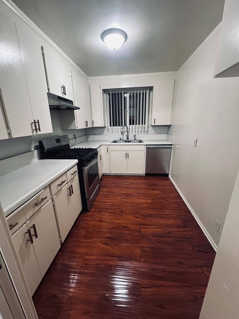 Apartment for rent at 1540 N Laurel Ave, Los Angeles, CA 90046