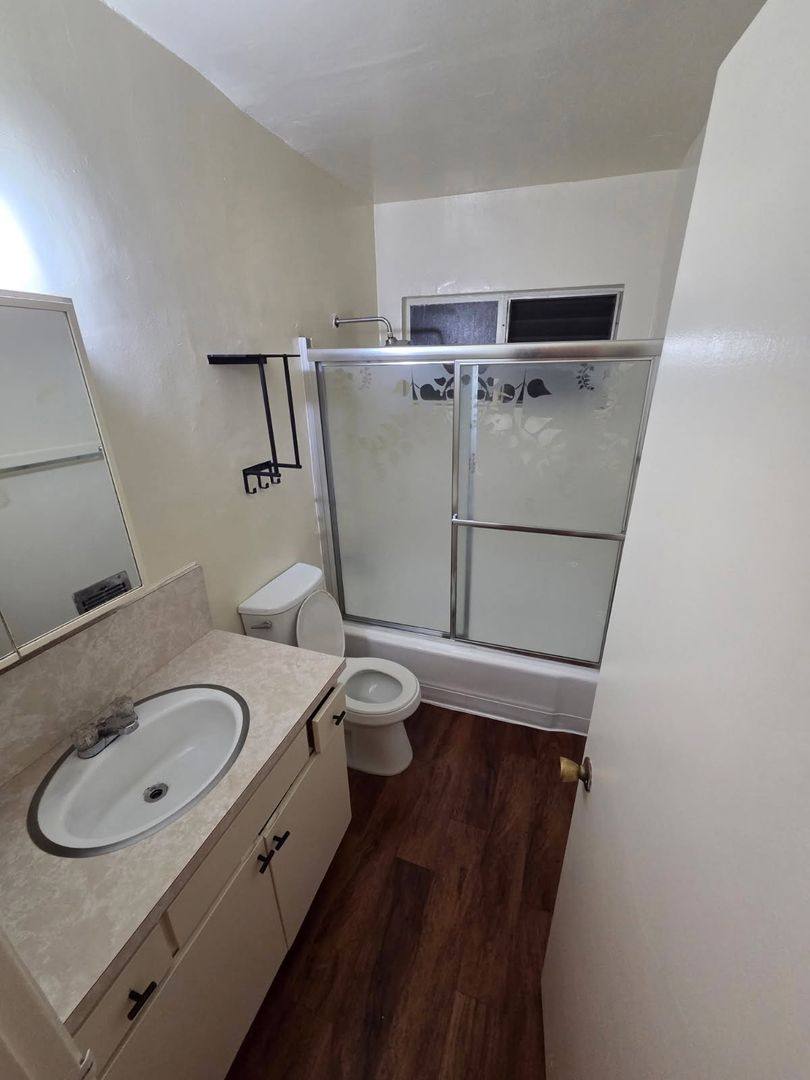Apartment for rent at 1540 N Laurel Ave, Los Angeles, CA 90046