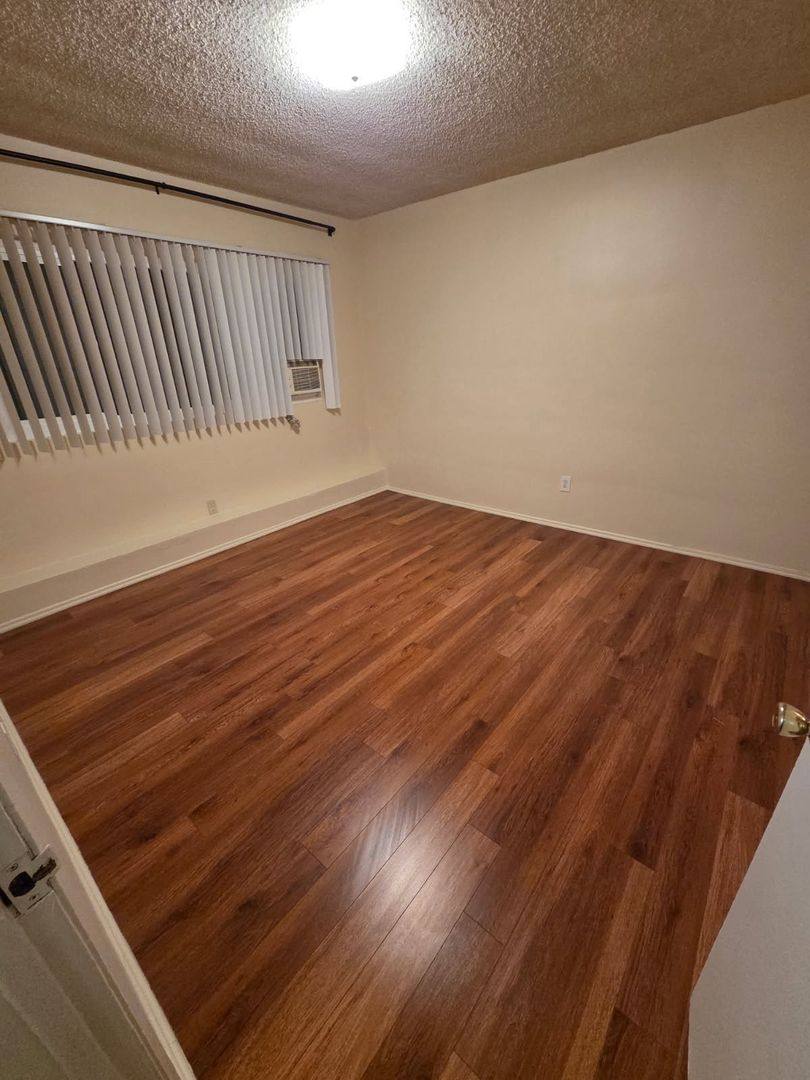 Apartment for rent at 1540 N Laurel Ave, Los Angeles, CA 90046