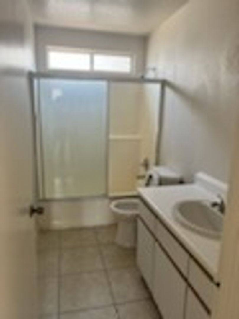 House for rent at 2016 Ocean View Dr, Bakersfield, CA 93307