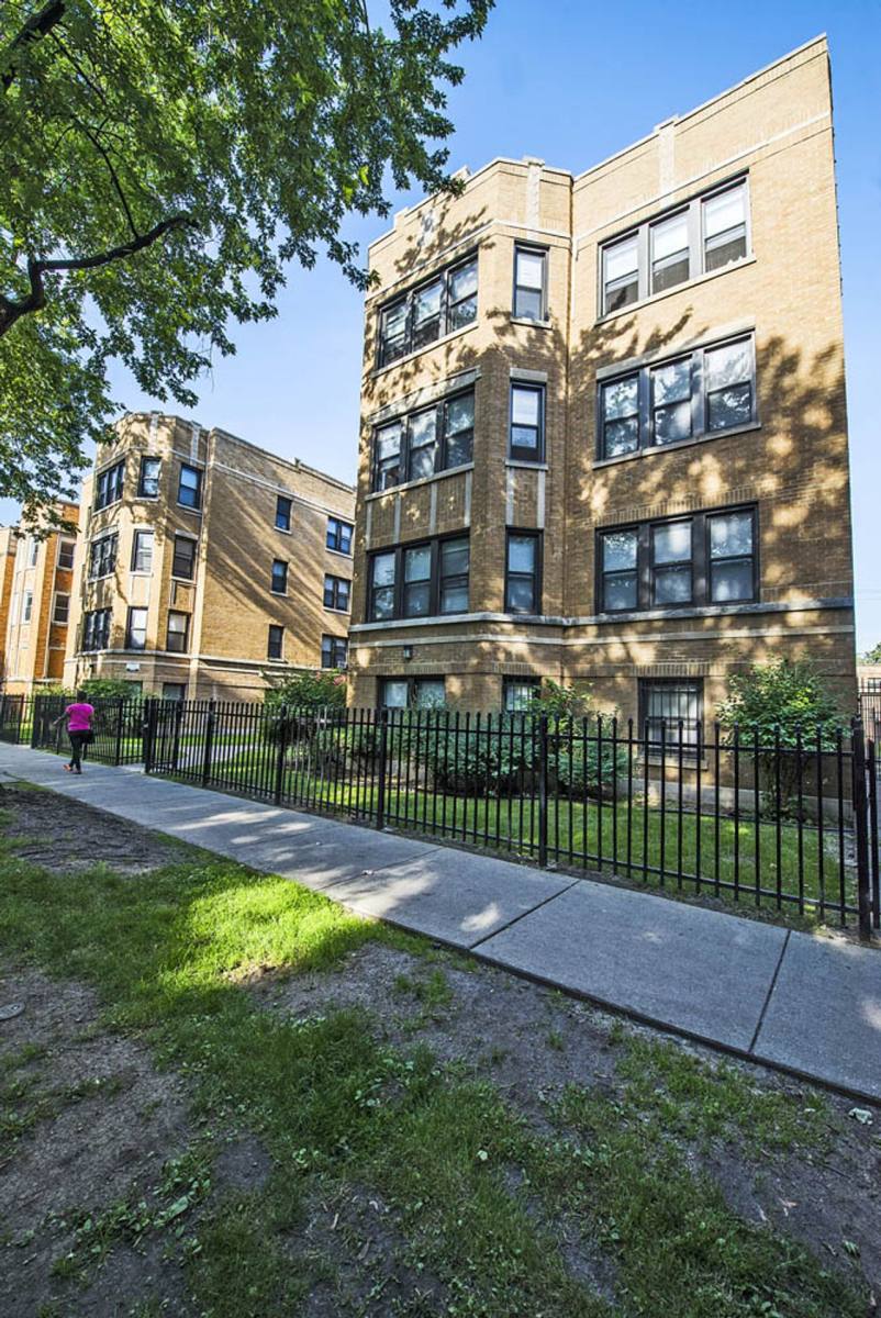 Apartment for rent at 8236 S Maryland Ave, Chicago, IL 60619