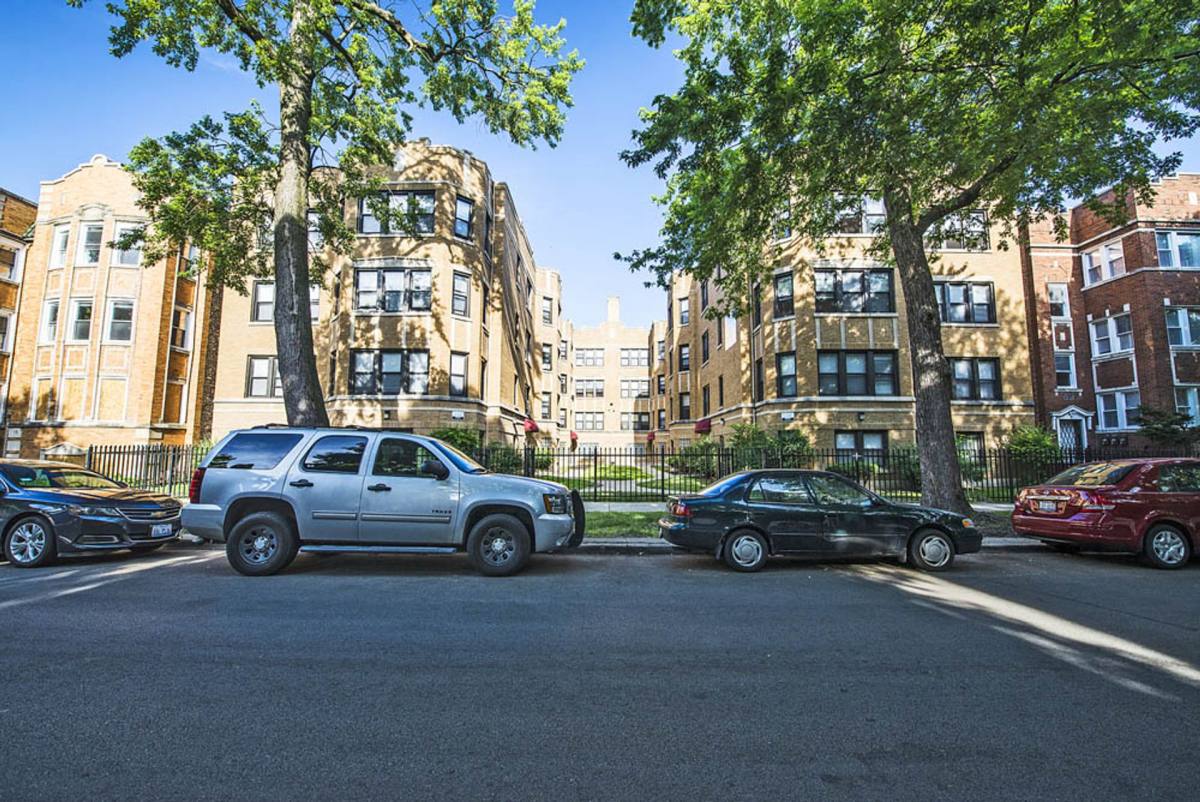 Apartment for rent at 8236 S Maryland Ave, Chicago, IL 60619