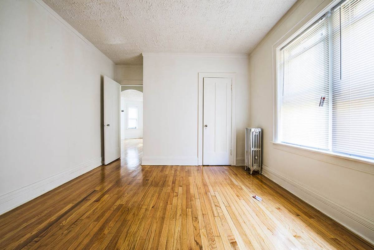 Apartment for rent at 8236 S Maryland Ave, Chicago, IL 60619