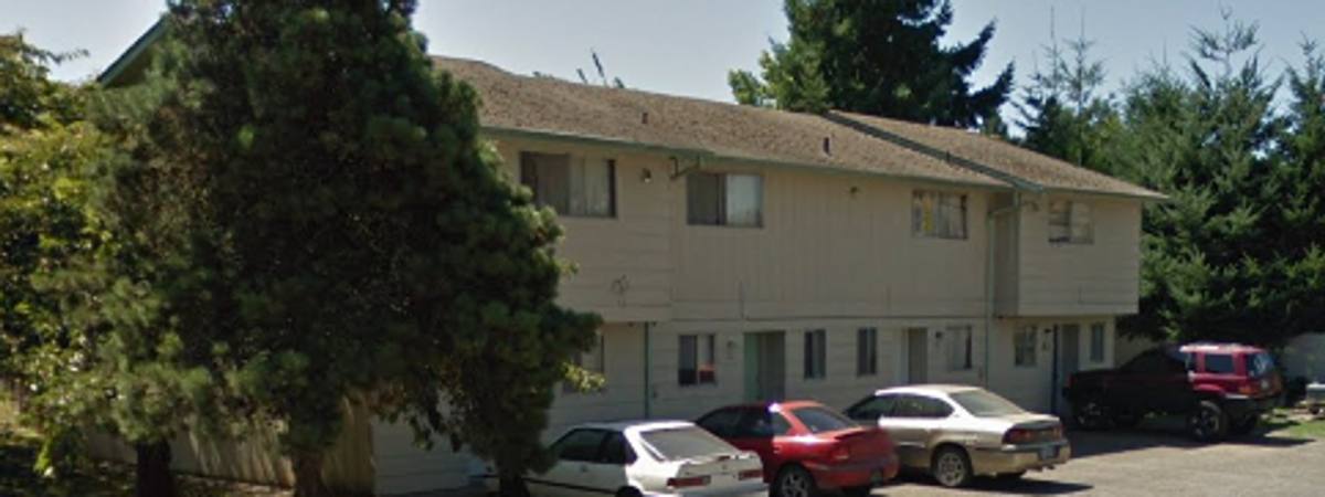 Townhouse for rent at 176 S 53rd St, Springfield, OR 97478