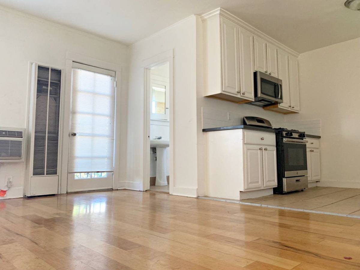 Apartment for rent at 5414 Fountain Ave, Los Angeles, CA 90029