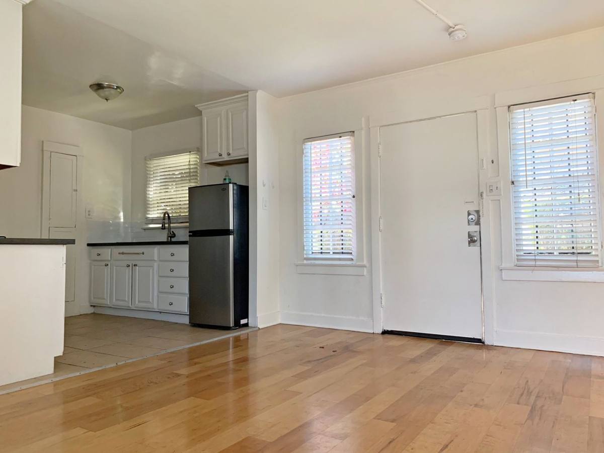 Apartment for rent at 5414 Fountain Ave, Los Angeles, CA 90029