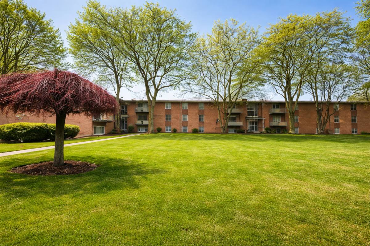 Condo for rent at 22081 River Oaks Dr #B1, Rocky River, OH 44116