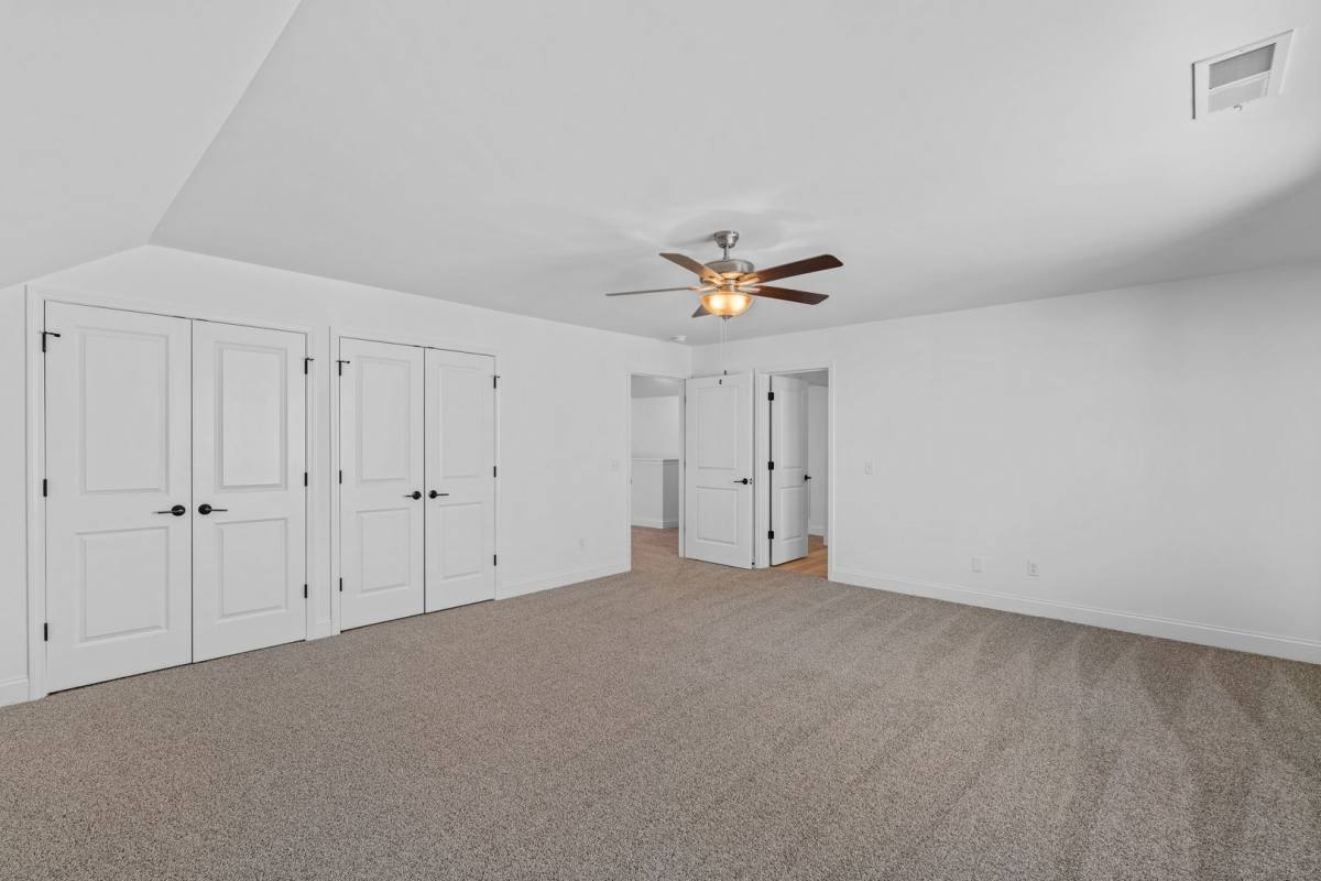 House for rent at 8973 James Creek Dr, Ooltewah, TN 37363