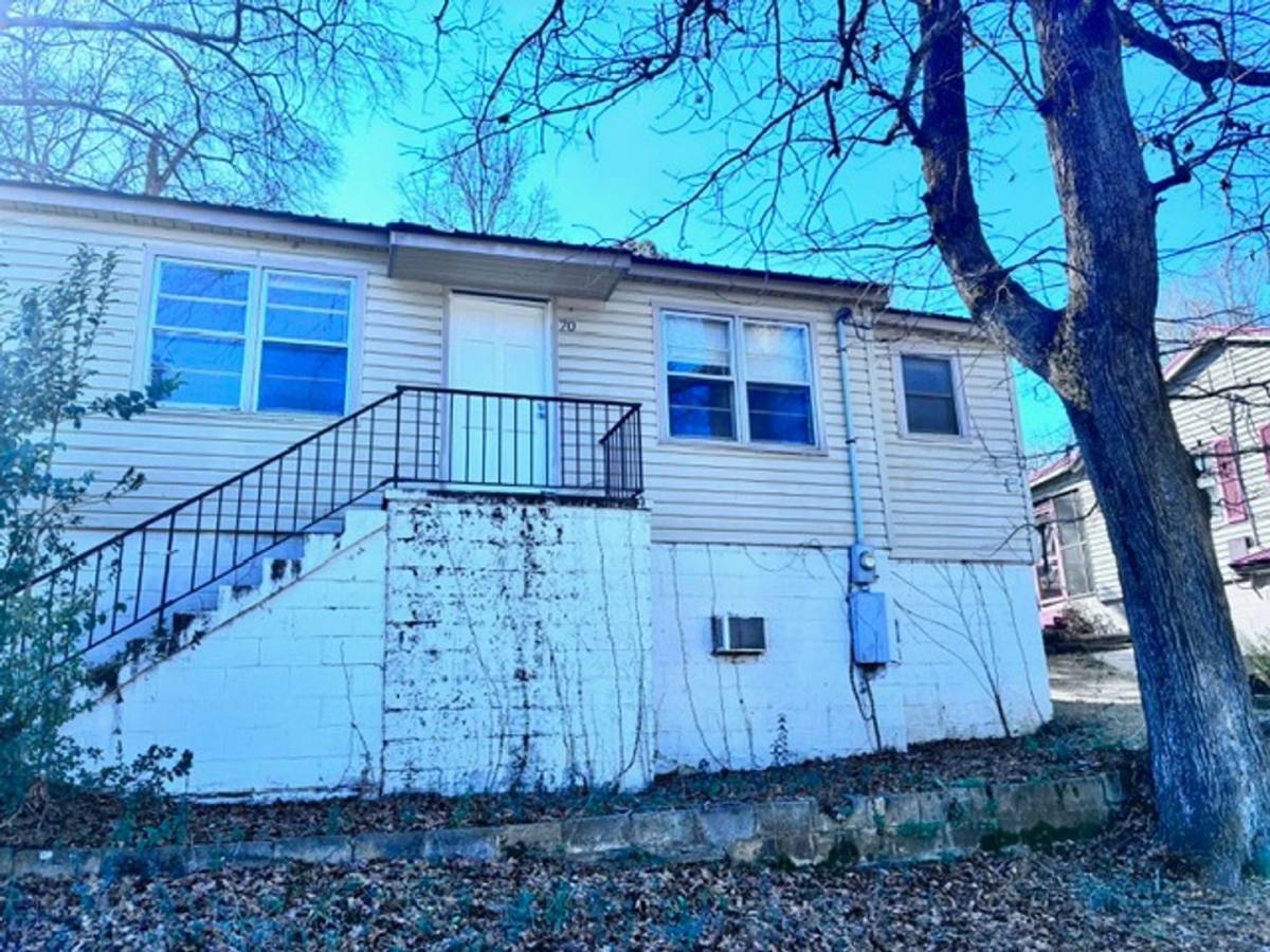 House for rent at 70 Lakeside Dr, Childersburg, AL 35044