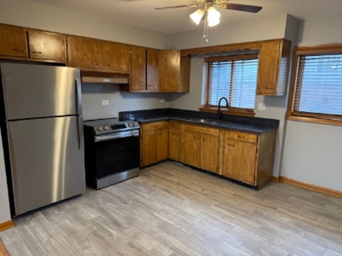 Apartment for rent at 3108 Saint Charles Rd, Bellwood, IL 60104