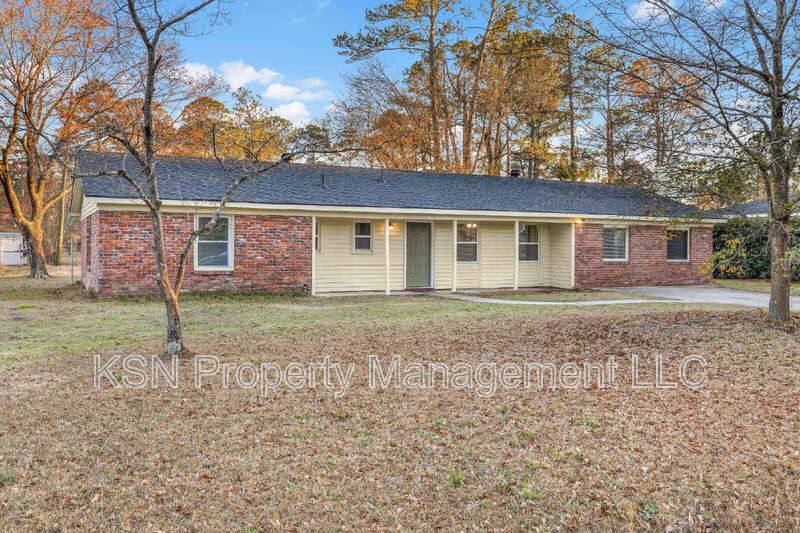 House for rent at 105 Westwood Dr, Rincon, GA 31326