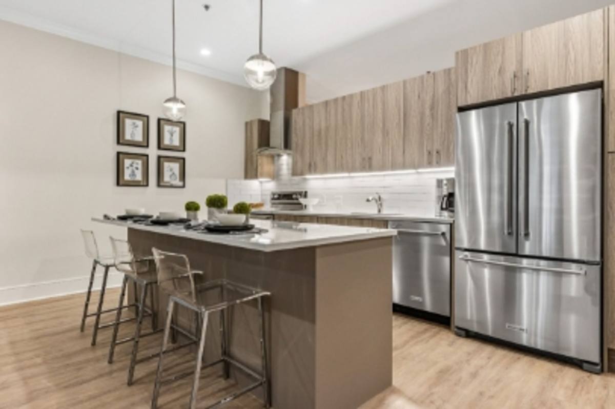 Apartment for rent at 835 Lake St, Oak Park, IL 60301