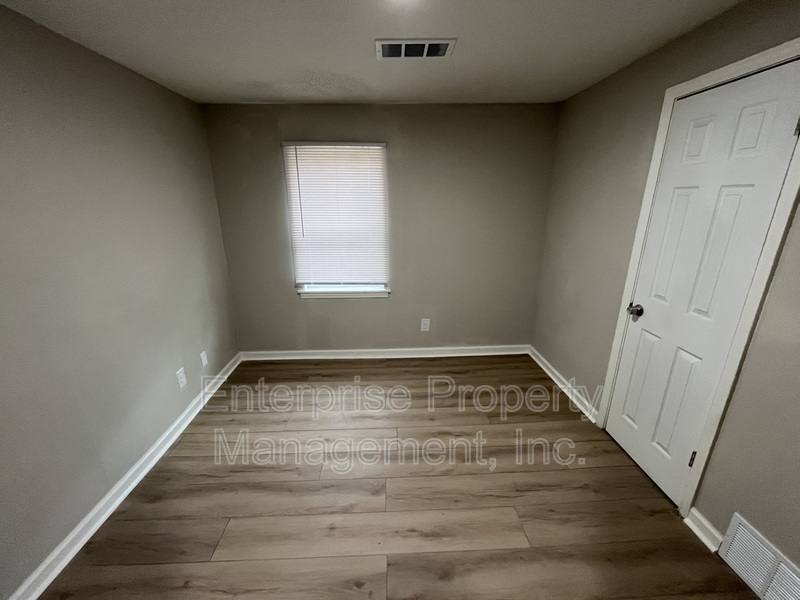 House for rent at 865 Haynes St, Memphis, TN 38114