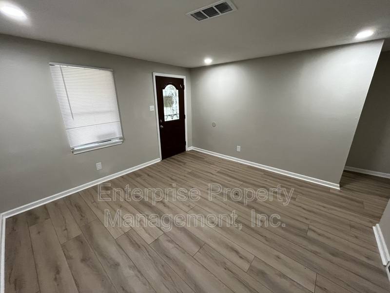 House for rent at 865 Haynes St, Memphis, TN 38114