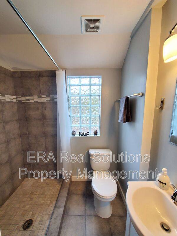 Apartment for rent at 1094 Oakwood Ave, Columbus, OH 43206