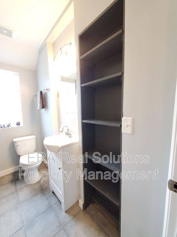 Apartment for rent at 1094 Oakwood Ave, Columbus, OH 43206