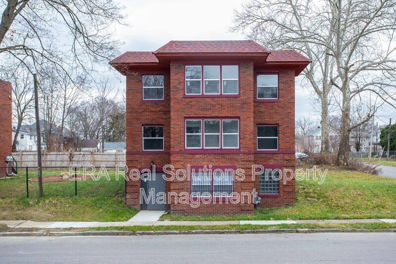 Apartment for rent at 1094 Oakwood Ave, Columbus, OH 43206