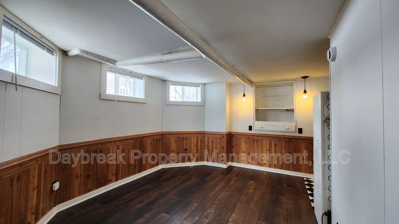 Apartment for rent at 1121 2nd Ave S #5, Fargo, ND 58103