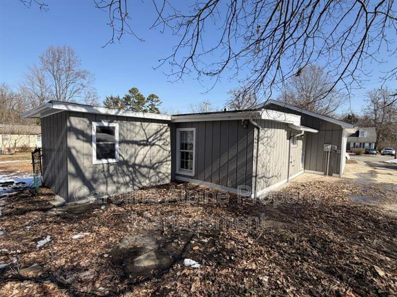 House for rent at 510 Ridgecrest Dr, High Point, NC 27262