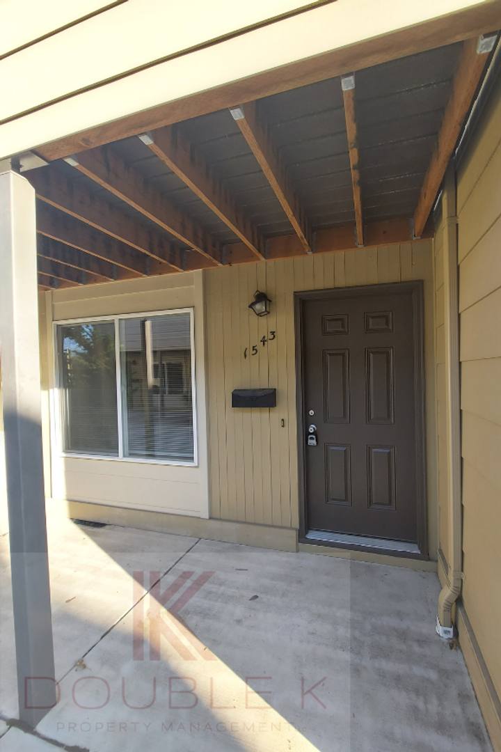 Townhouse for rent at 1531-1547 Mill St SE, Salem, OR 97301