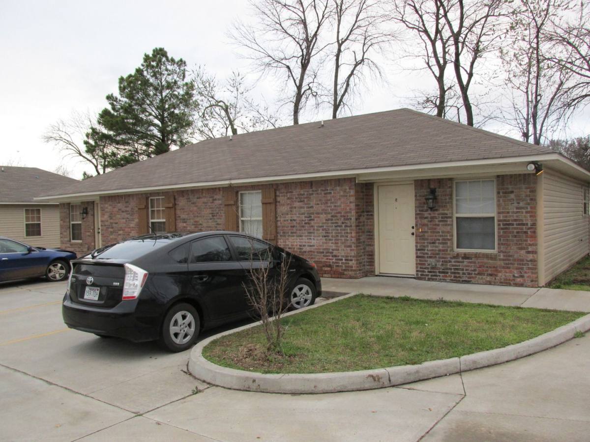 Apartment for rent at 3317 S Tulsa, Fort Smith, AR 72901