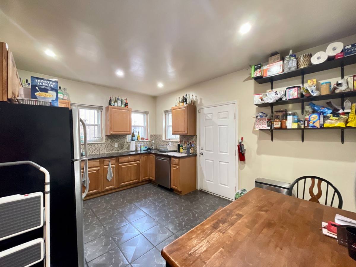 Apartment for rent at 416 N 31st St, Philadelphia, PA 19104