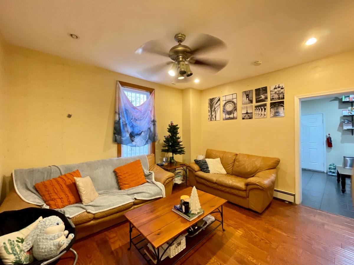 Apartment for rent at 416 N 31st St, Philadelphia, PA 19104
