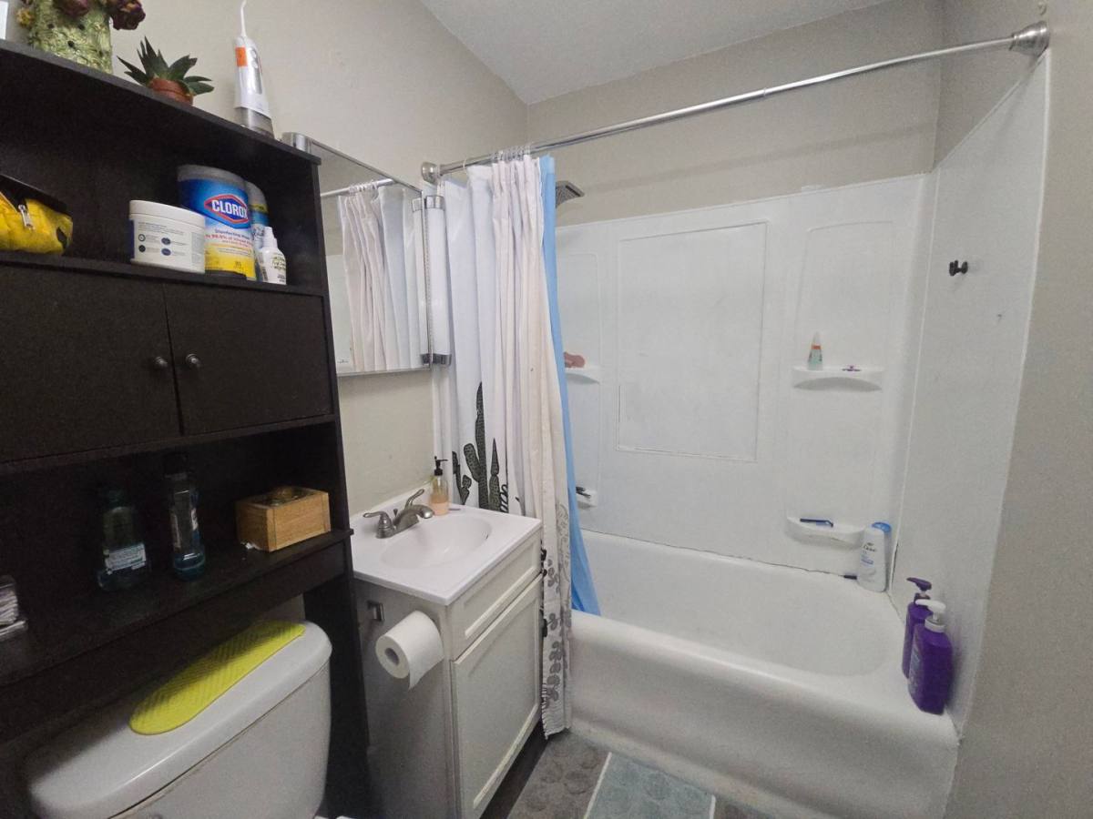 Apartment for rent at 6901-13 W Mitchell St, Milwaukee, WI 53214