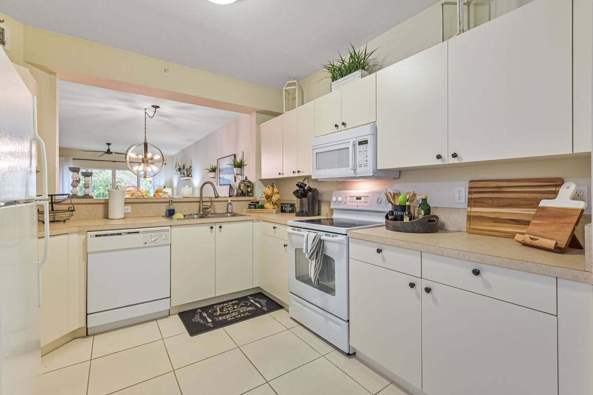 Condo for rent at 7823 Regal Heron Circle, Naples, FL 34104